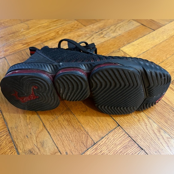 Sleek Black and Red High-Top Sneakers - Picture 4 of 4